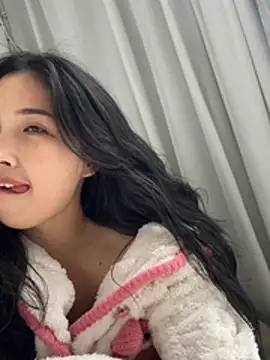 Snapshot of mimi-love13 chatting on March 1, 6:04 am mimi-love13 online show from March 1, 6:04 am