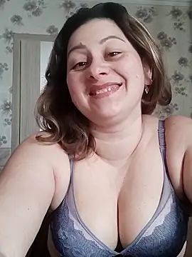 Snapshot of Soli9999 chatting on April 4, 5:27 am Soli9999 online show from April 4, 5:27 am