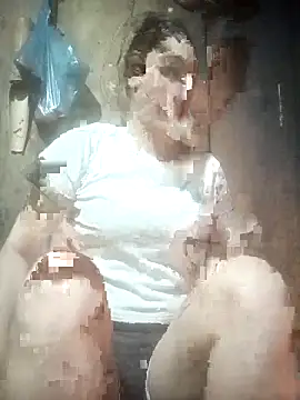 Snapshot of Momo-biki chatting on March 28, 10:20 pm Momo-biki online show from March 28, 10:20 pm