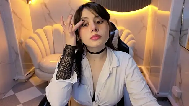 Snapshot of Valerie_moon_b chatting on February 13, 12:45 pm Valerie moon b online show from February 13, 12:45 pm