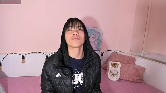 Snapshot of kendall_hernandez chatting on February 5, 2:22 pm kendall hernandez online show from February 5, 2:22 pm