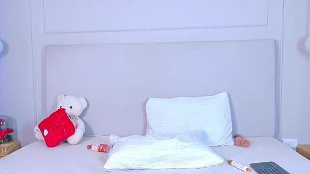 JosselynBrown online show from March 15, 12:22 pm