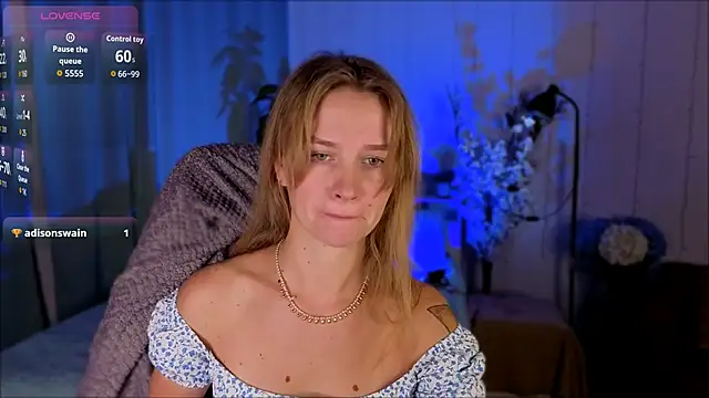 Snapshot of Crystal_Kris chatting on February 19, 5:25 am Crystal Kris online show from February 19, 5:25 am