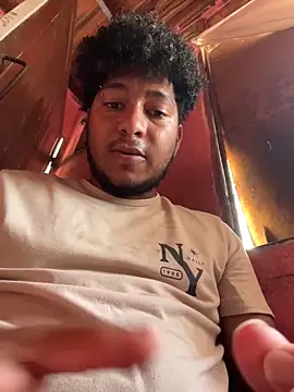 Snapshot of Danny_black11 chatting on February 9, 9:52 pm Danny black11 online show from February 9, 9:52 pm