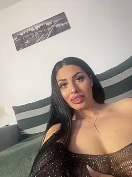 Snapshot of CindyTail chatting on April 19, 8:55 pm CindyTail online show from April 19, 8:55 pm