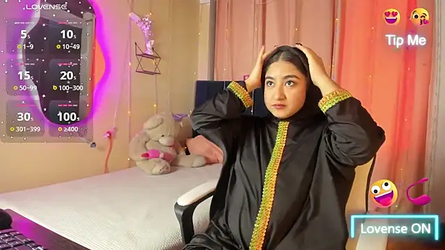 Snapshot of SamiraAwada chatting on February 4, 6:03 pm SamiraAwada online show from February 4, 6:03 pm