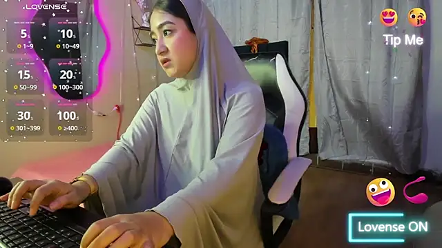 Snapshot of SamiraAwada chatting on February 28, 6:42 pm SamiraAwada online show from February 28, 6:42 pm