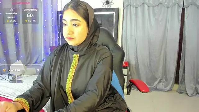 SamiraAwada online show from March 18, 7:17 pm