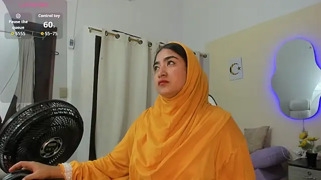 SamiraAwada online show from April 13, 7:19 pm