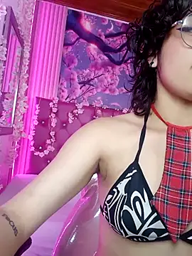 Snapshot of KittyLatina_02 chatting on February 20, 4:09 am KittyLatina 02 online show from February 20, 4:09 am