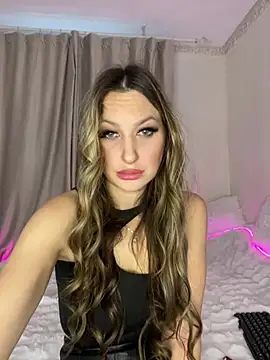 Snapshot of Alyxra chatting on February 5, 8:52 am Alyxra online show from February 5, 8:52 am