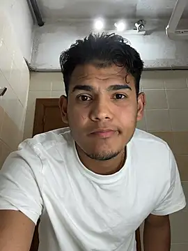 Snapshot of DavShi chatting on February 3, 1:37 am DavShi online show from February 3, 1:37 am