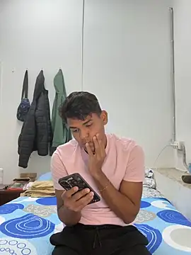 Snapshot of DavShi chatting on February 14, 1:08 pm DavShi online show from February 14, 1:08 pm