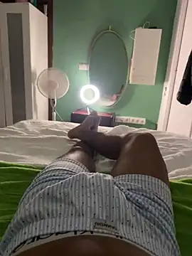 Snapshot of DavShi chatting on February 24, 1:25 am DavShi online show from February 24, 1:25 am