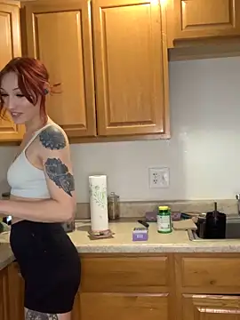 ThornsandHoney online show from February 15, 11:56 pm