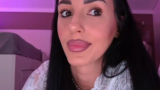 hayleybabe4 online show from April 12, 8:25 pm