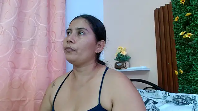 Snapshot of calimasalas2 chatting on February 23, 12:30 am calimasalas2 online show from February 23, 12:30 am