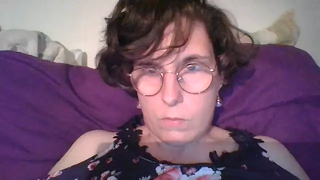 OIseauNoir88 online show from May 8, 7:30 pm