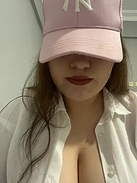 Snapshot of maryam-6 chatting on February 12, 9:21 pm maryam-6 online show from February 12, 9:21 pm