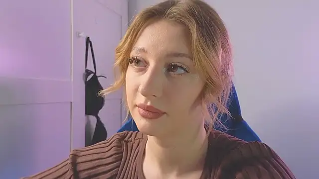 Snapshot of nikapie chatting on February 4, 5:35 am nikapie online show from February 4, 5:35 am