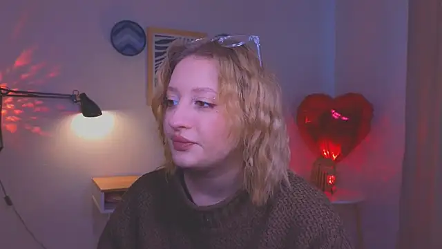 Snapshot of nikapie chatting on February 25, 5:06 am nikapie online show from February 25, 5:06 am