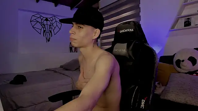 Snapshot of juan_posada chatting on February 11, 8:36 pm juan posada online show from February 11, 8:36 pm