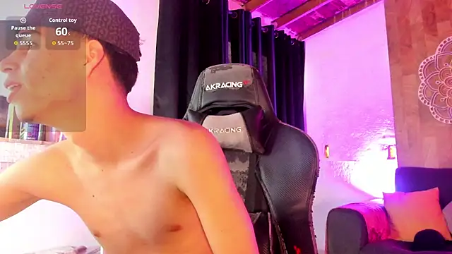 Snapshot of juan_posada chatting on February 15, 6:15 pm juan posada online show from February 15, 6:15 pm