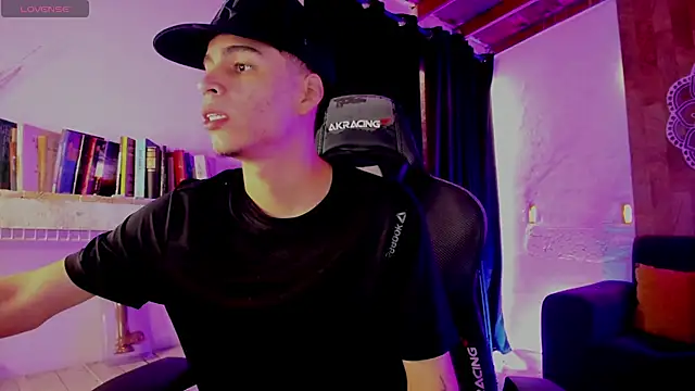 Snapshot of juan_posada chatting on February 16, 5:09 pm juan posada online show from February 16, 5:09 pm