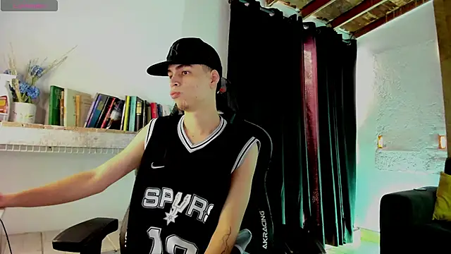 Snapshot of juan_posada chatting on February 17, 5:52 pm juan posada online show from February 17, 5:52 pm