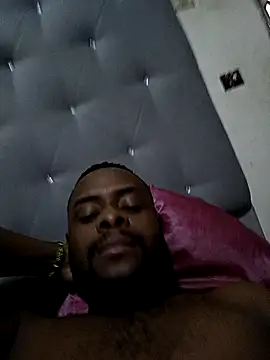 Snapshot of Tuverdugo12 chatting on February 16, 2:24 pm Tuverdugo12 online show from February 16, 2:24 pm