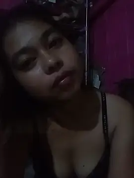 Snapshot of Heavens_night04 chatting on February 13, 2:35 pm Heavens night04 online show from February 13, 2:35 pm