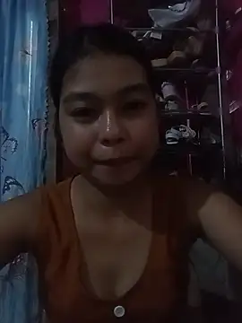 Snapshot of Heavens_night04 chatting on February 20, 8:49 am Heavens night04 online show from February 20, 8:49 am