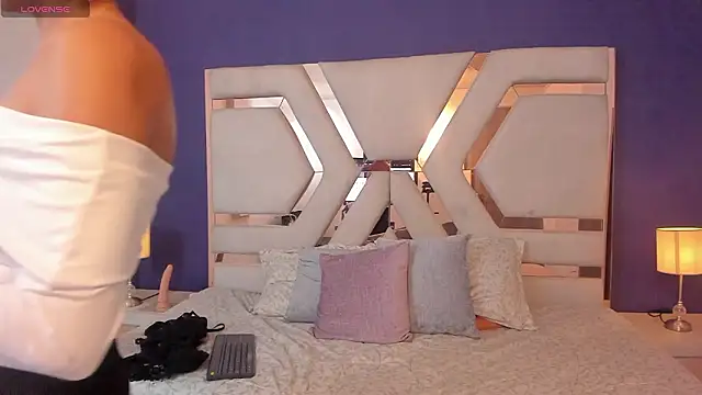 Sara Evaanns online show from February 12, 2:34 pm