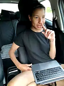 Snapshot of YaraEstelle chatting on April 28, 5:29 pm YaraEstelle online show from April 28, 5:29 pm