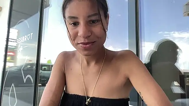 Snapshot of YaraEstelle chatting on May 24, 1:16 pm YaraEstelle online show from May 24, 1:16 pm
