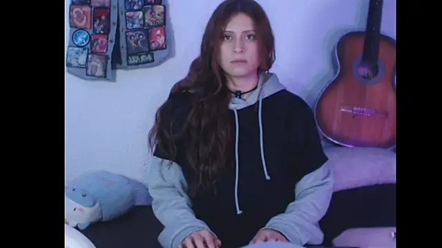 Lametaleralatina online show from April 17, 3:15 pm