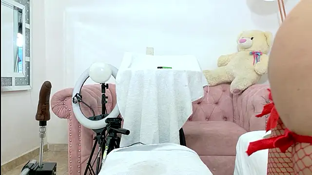 Snapshot of Ashley_Jonness_ chatting on February 15, 7:51 am Ashley Jonness online show from February 15, 7:51 am