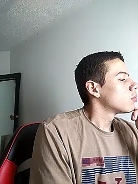 Snapshot of jac0b_x chatting on February 6, 5:45 am jac0b x online show from February 6, 5:45 am