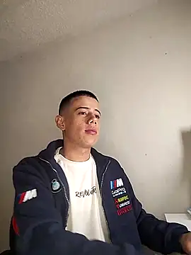 Snapshot of jac0b_x chatting on February 12, 5:57 am jac0b x online show from February 12, 5:57 am