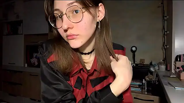 Snapshot of Miaaa_Moon chatting on February 5, 4:22 pm Miaaa Moon online show from February 5, 4:22 pm