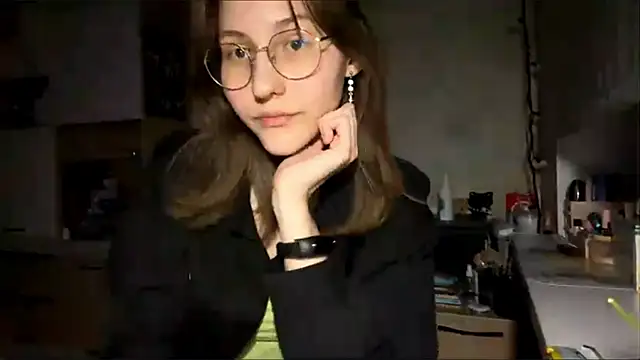 Snapshot of Miaaa_Moon chatting on February 14, 4:26 pm Miaaa Moon online show from February 14, 4:26 pm