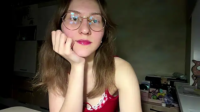 Miaaa Moon online show from April 10, 6:45 pm