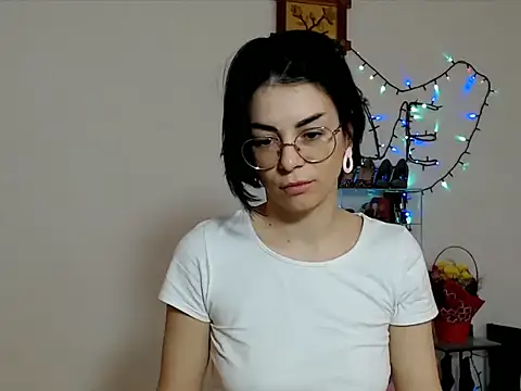 emacandy online show from March 11, 6:19 am