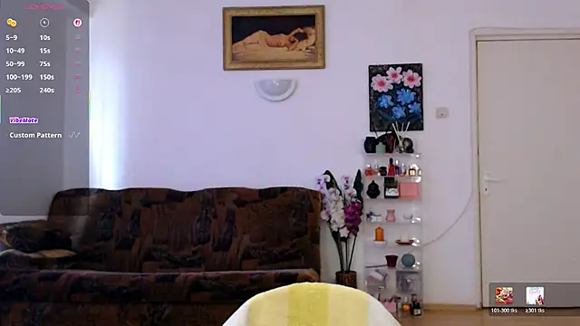 Snapshot of emacandy chatting on August 2, 7:29 am emacandy online show from August 2, 7:29 am