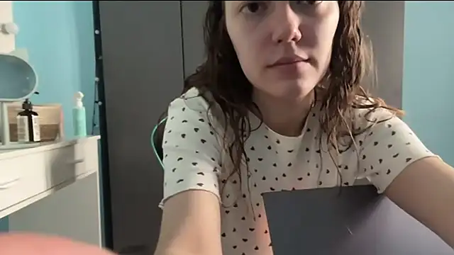 Snapshot of AndreeMerryman chatting on February 18, 2:07 am AndreeMerryman online show from February 18, 2:07 am