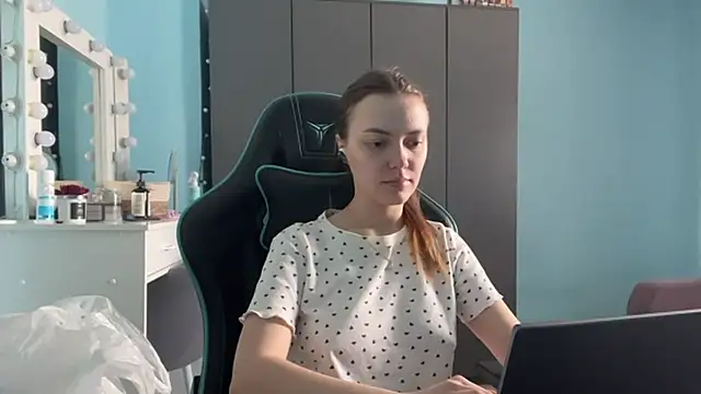 Snapshot of AndreeMerryman chatting on February 21, 2:12 am AndreeMerryman online show from February 21, 2:12 am