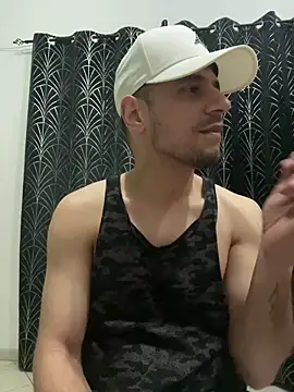 Snapshot of alessand180521 chatting on February 17, 10:38 pm alessand180521 online show from February 17, 10:38 pm