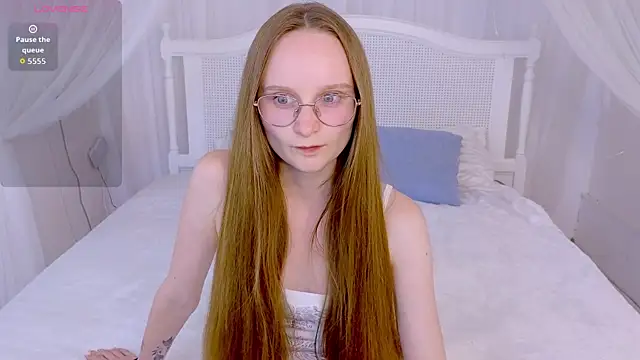 Snapshot of _EliDream chatting on July 4, 9:37 am EliDream online show from July 4, 9:37 am