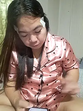 Snapshot of Zyramae_25 chatting on March 27, 10:37 am Zyramae 25 online show from March 27, 10:37 am