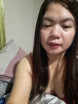 Snapshot of Zyramae_25 chatting on April 11, 7:51 pm Zyramae 25 online show from April 11, 7:51 pm